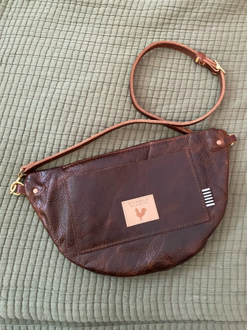 Meanwhile Back on the Farm Mocha Tuscan Fanny Bag - Picture 2 of 6